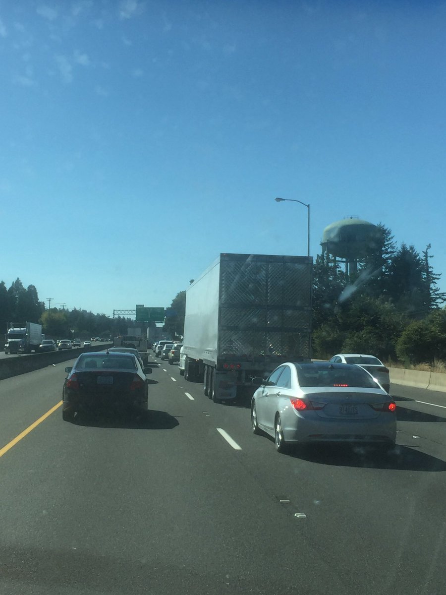 biscuitNsweetea's tweet photo. After close to 40 hours traveling you portland you are the worst https://t.co/SbpL8WM7c0