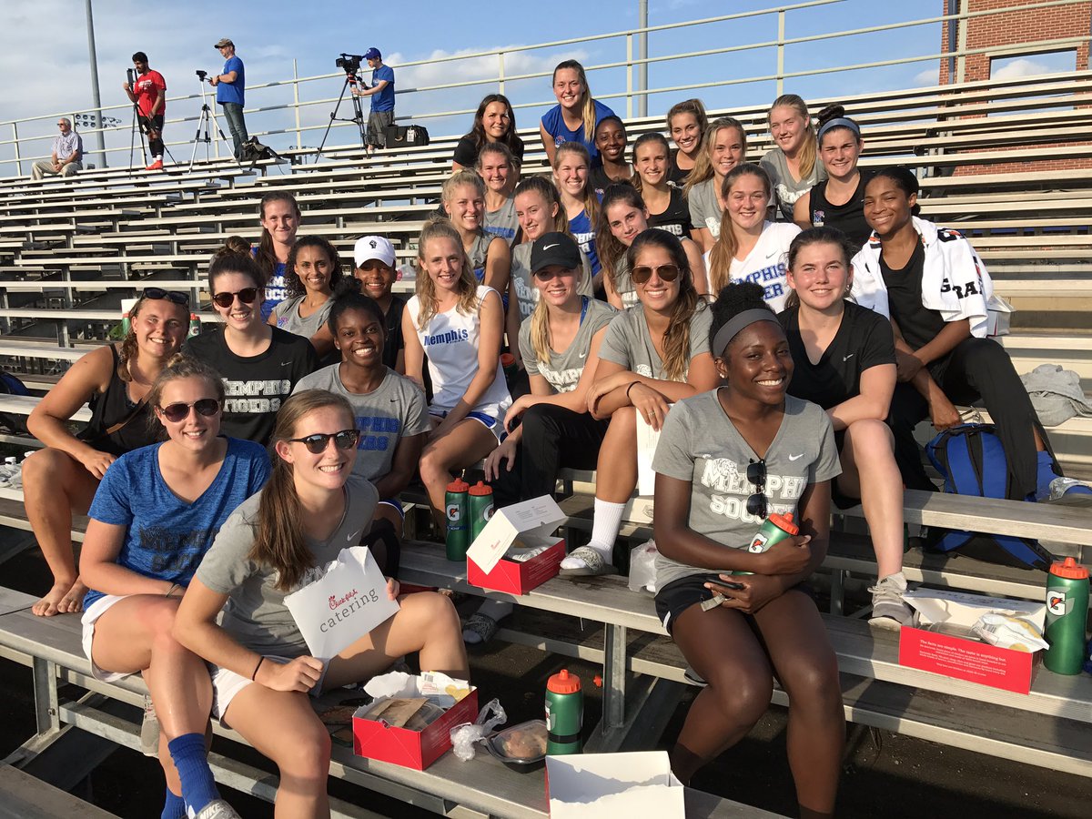 MemphisMSoccer's tweet photo. Thanks to the @MemphisWSoccer team for coming out to support us tonight! #GoTigersGo #TigerFamily https://t.co/WTpKGM9Ly2