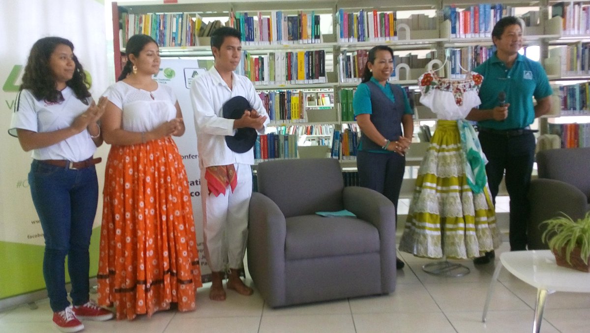 GiselaBlasP's tweet photo. De estas acciones queremos más. Gracias a @CajaMexicana por la donación de un traje típico de #Pinotepa para el grupo de danza de @utvco https://t.co/NJZdijA2kb