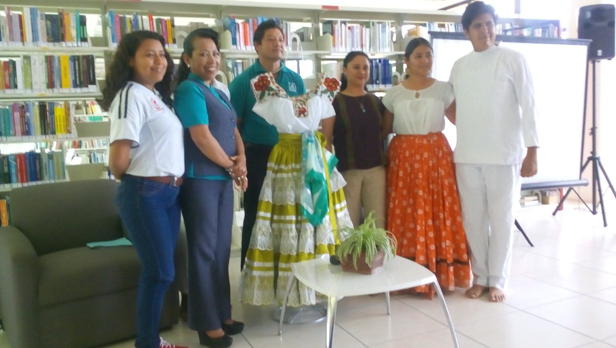 GiselaBlasP's tweet photo. De estas acciones queremos más. Gracias a @CajaMexicana por la donación de un traje típico de #Pinotepa para el grupo de danza de @utvco https://t.co/NJZdijA2kb