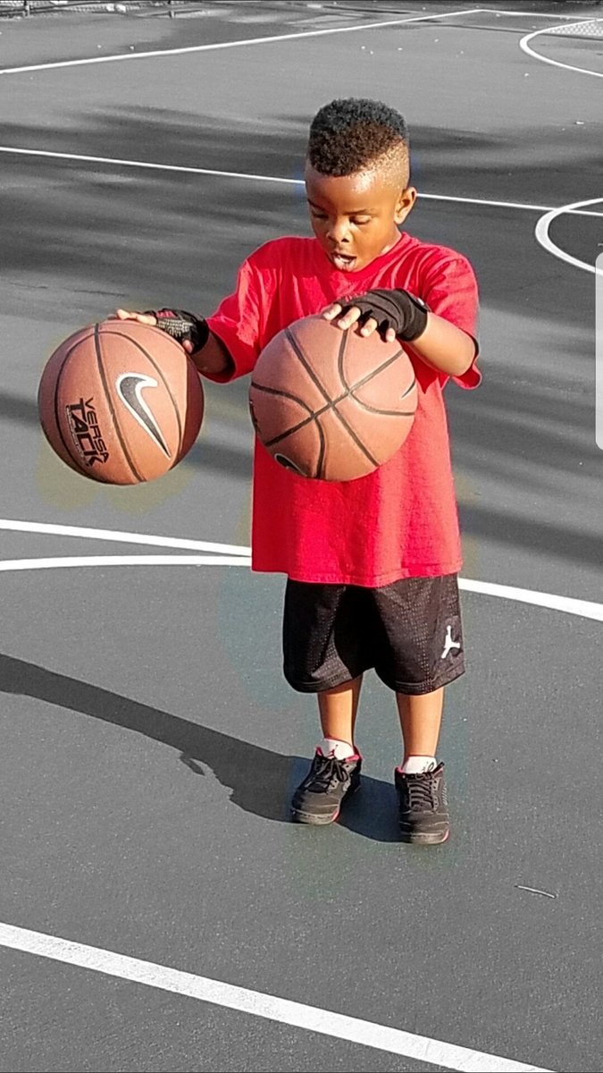 IAMDONMEGA1017's tweet photo. @MSASPORT @5starbasketball @AAU_Basketball @chibbs_1 @RawlingsSports @KyrieIrving #RT 
#Nike #eBay https://t.co/eVRtLXy1XQ