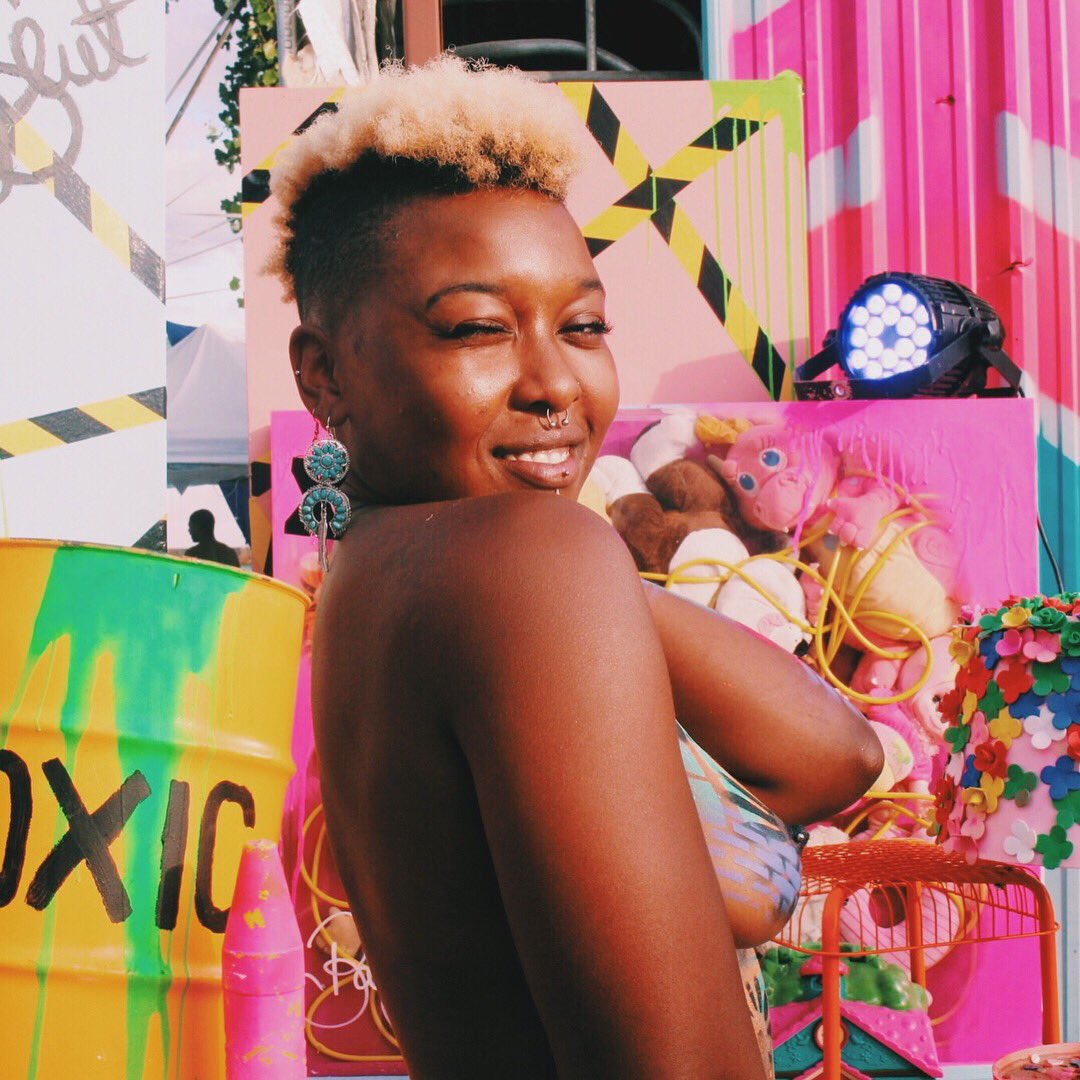 ThugLoveOG's tweet image. Y&apos;all ain&apos;t fucking with me on some shit, stay blessed off rip 🖤✨@flyinglotus #ElementsNYC #elementsfest #freethenipple #23andme #23andfree