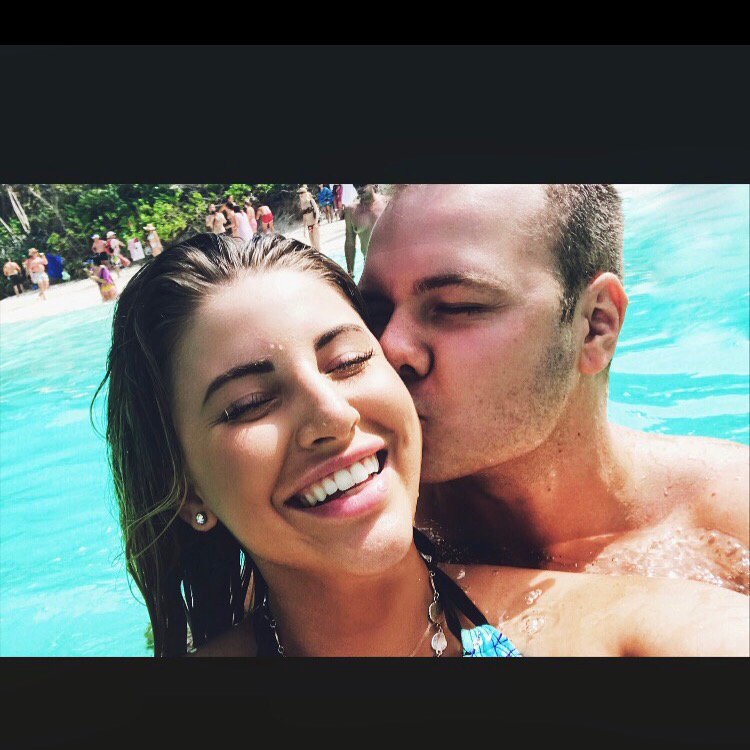 Taking on Bali next month with @TravisYohe thanks to <a href="/asiacollective/">The Asia Collective</a> :) Can't wait to experience another country! 🌺🌴