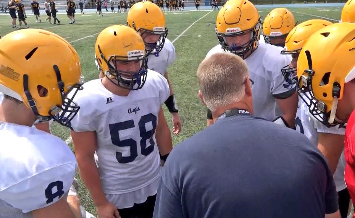 HeyItsGregA's tweet photo. Stopped by Augustana football practice &amp; media day today.  Working on a few projects for them...stay tuned! #TheAugieWay #EarnTheScript https://t.co/wvgoFA0Dib