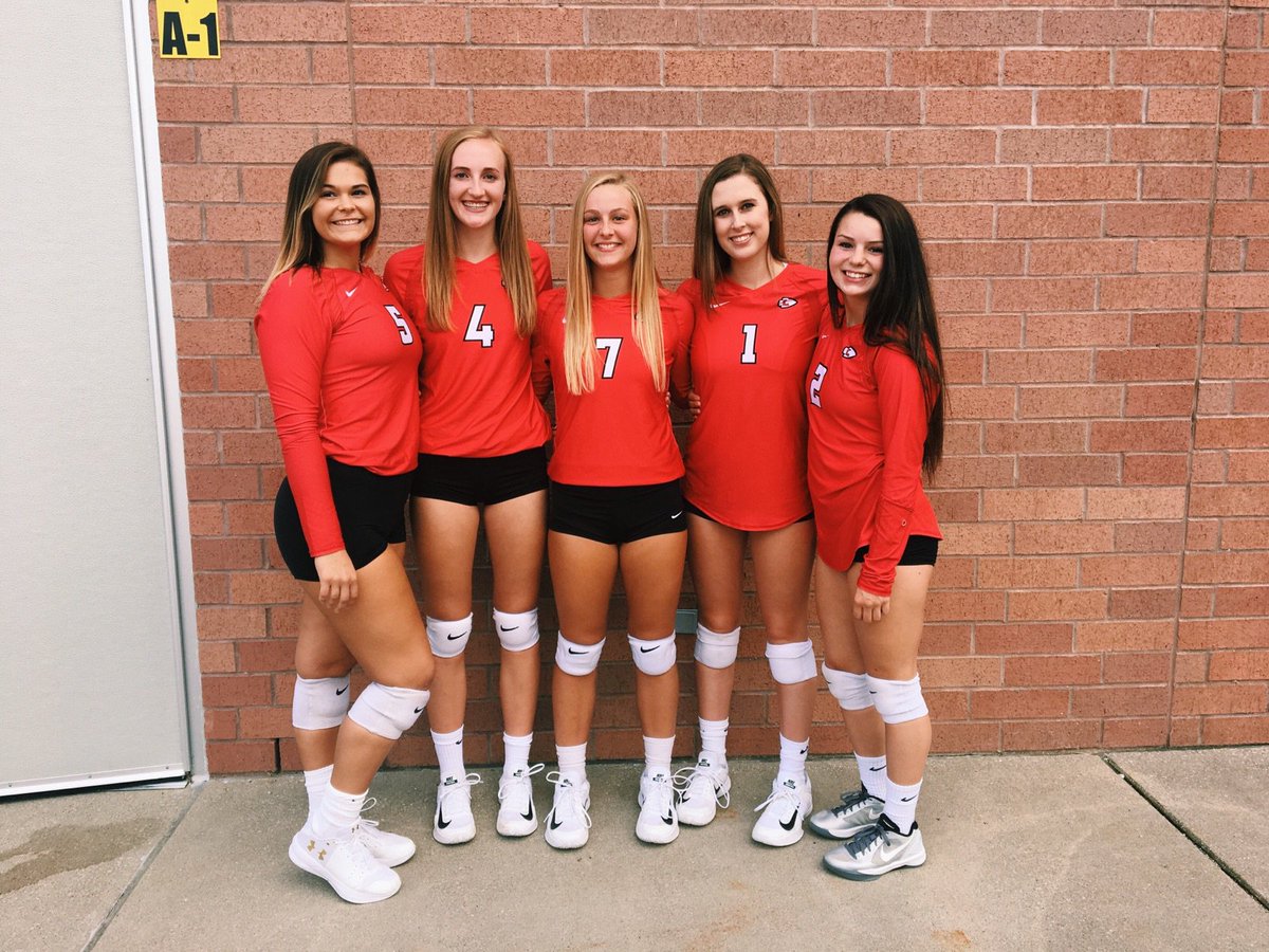 battle4cbattle's tweet photo. @JoslynnBattle put 2017 Conference Championship on the Red Arrow Banner for Vball. #winthewhite https://t.co/qvfKS1FwdR