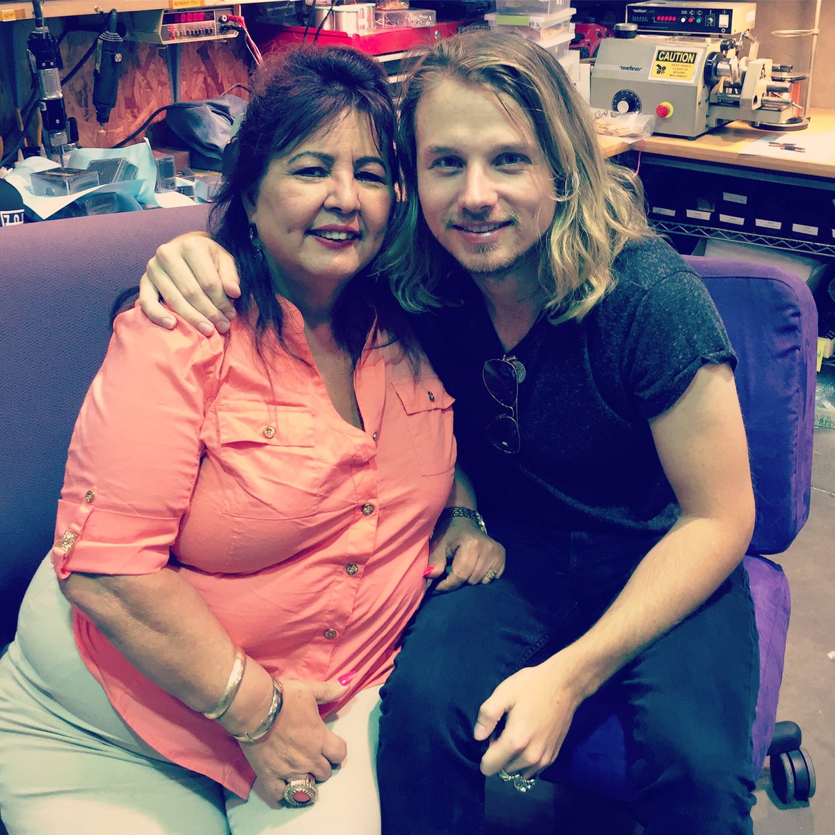 zovietband's tweet photo. With the #Queen of #Tone. La responsable del sonido de #Zoviet. Gracias #MJ por todo el amor que nos has dado. 💥@SeymourDuncan https://t.co/nA5islIeDx