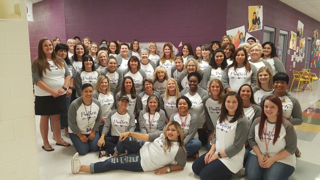 SHCoachAlexis's tweet photo. Ready for meet the teacher night #SH WE LOVE OUR STUDENTS https://t.co/iNzRCibYHE