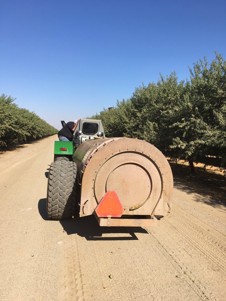 amswashtractor's tweet photo. Mark demonstrating the new technology from surefire Ag systems https://t.co/OHsIugfhuU