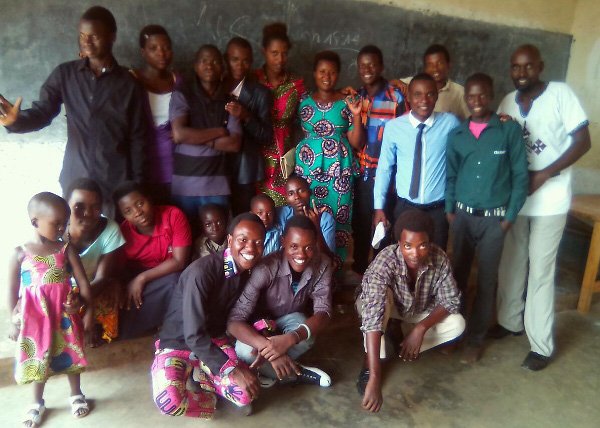 DOORIntl's tweet photo. Through our 2-by-2 ministry, the Lord is bringing peace to Deaf Burundians like Bagara Francis: https://t.co/2rzEaTnrb3  #2by2Tuesday https://t.co/4iCQNlwcs8
