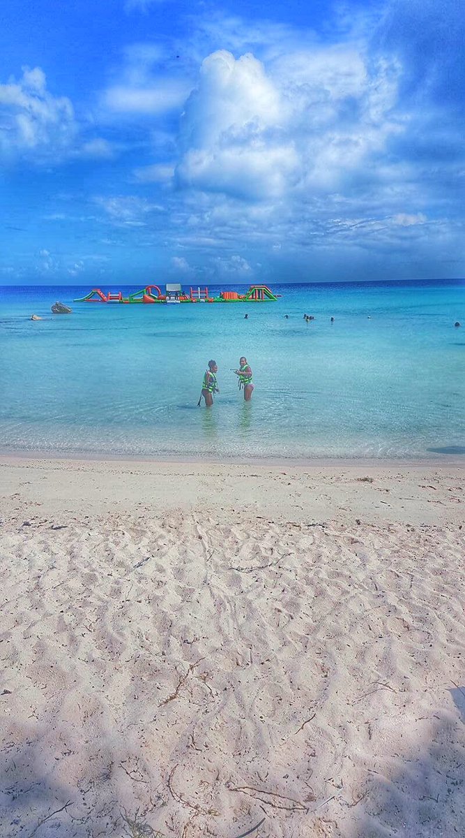 touristtuesday's tweet photo. AHEAD of them...LIES ADVENTURE!
#x2oAdventures
#TouristTuesdayTeens
#TouristTuesdayBda
#Bermuda
#summer17 https://t.co/vEDj69hhwD