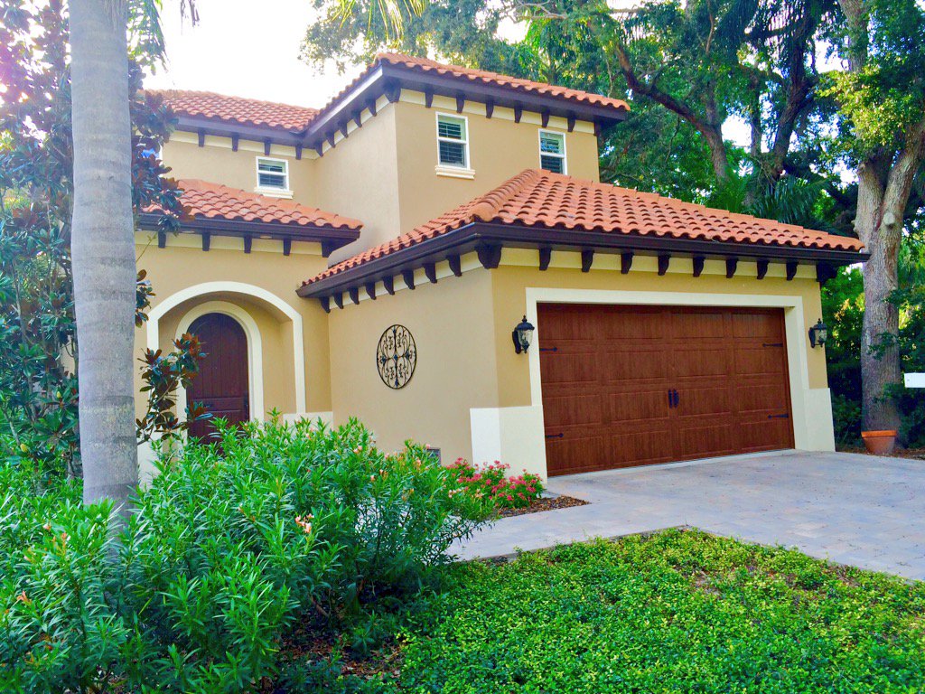 KevinValeSRQ's tweet photo. Just Sold "West of the Trail". Happy Clients. Coldwell Banker 
#happyclients #livingthedream @CB_Florida https://t.co/S8l8BhHAfY