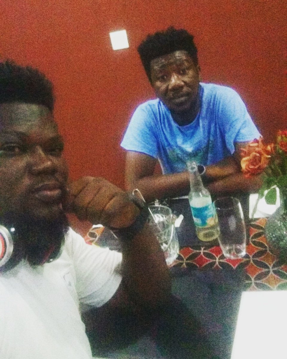 DjLordDash's tweet photo. Wit ma gee @tictacgh in a meeting.. Bout to work on #DoAll x #CarryGo x #Rashida.. #LordDashProduction #iPromote #WePromote🎶 #BallSoHard💯🔥🔥🔥 https://t.co/n9pxdeSTAI