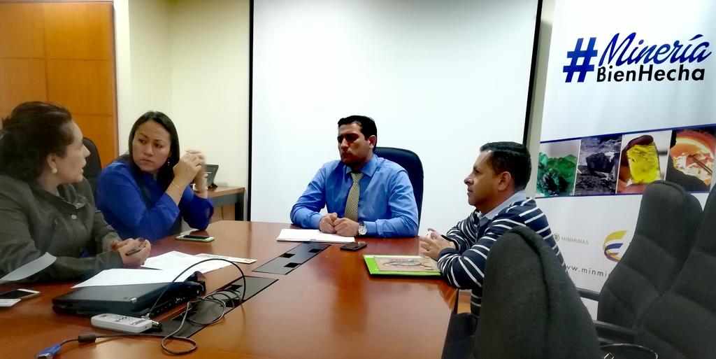 SecSocialBoyaca's tweet photo. #AEstaHora @SDlloHumanoBoy @NancyAmayaBoy @InfanciaBoy en @MinMinas gestión de recursos para estrategia primera infancia #AlDerechoYAlCrecer https://t.co/rnU3YdcCwF