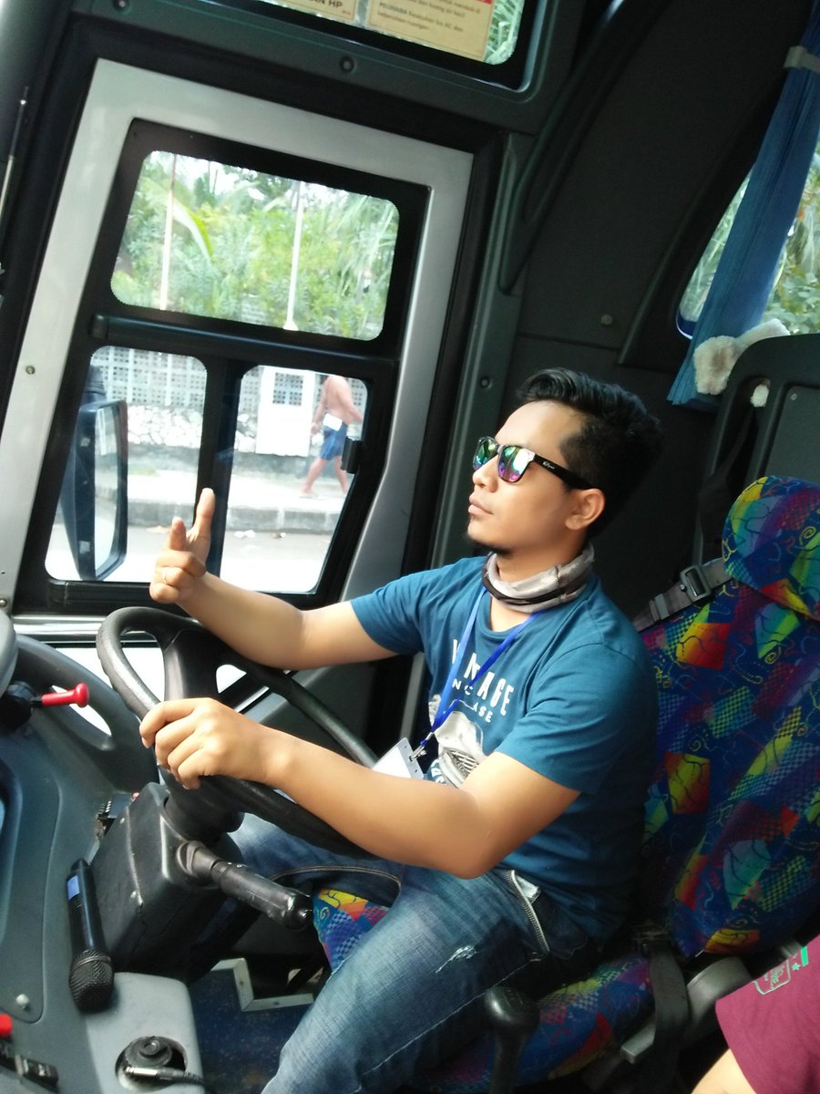 artaerick982's tweet photo. Hahaha https://t.co/sUarjenGEF