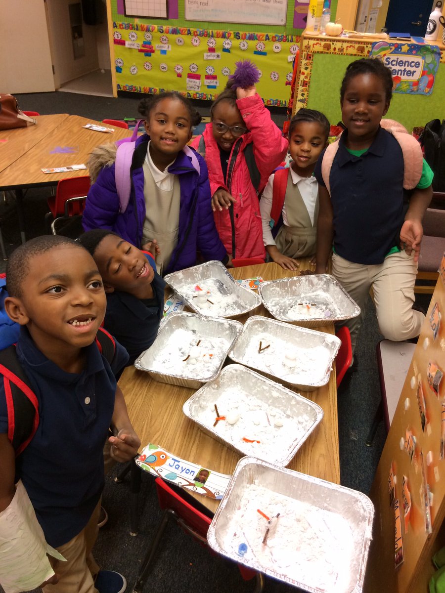 jameel579's tweet photo. The future is messy but bright! When your kids love STEM but you don't like the mess... #fpcsw #FPCSEXCEL #ExcellenceThoughPersistence https://t.co/8rh7fSQtXf