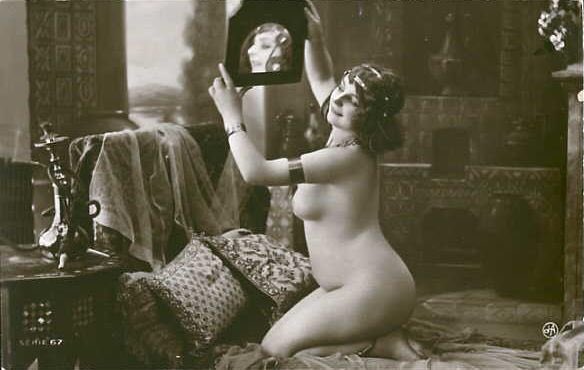 WhoresofYore's tweet photo. Miss Fernande was one of the first pin up stars. She was the muse of photographer Jean Agélou &amp; his images of her are much sort after today. https://t.co/856X6Z1TgP