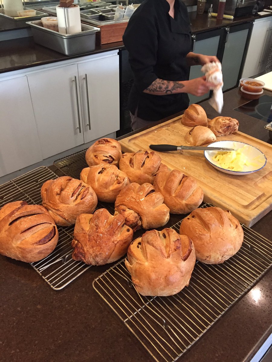 AndazSAV's tweet photo. Best freshly baked house bread @AndazSAV. Compliments of the Chef!! #wheninandaz #inahyattworld #VisitSavannah https://t.co/Kg9BUaesMB