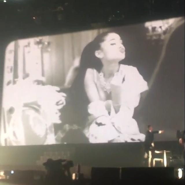 bangbangbibble's tweet photo. Just peaking by baby loves💕 https://t.co/1MTxT6cwHu