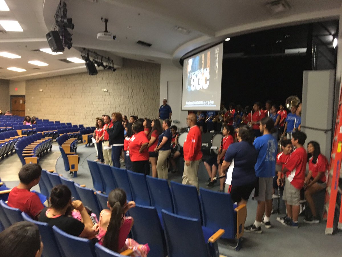 SamHoustonHS's tweet image. Great turnout for #9GC Open House! #TexansKeepItREAL #SamPride 🔴⚪️🔵🎓🎓#Classof2021