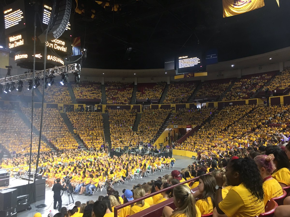 SPARKSatASU's tweet photo. SPARKS at #ASUFallWelcome 😈🔱 https://t.co/FOo2MEVaoV