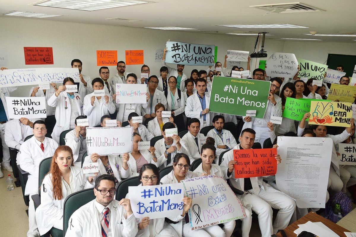 javierreyno's tweet photo. @ChumelTorres @SoyMedico17 @udg_oficial  @Tu_IMSSGto Continuamos trabajando en pro de la defensa de nuestros derechos #NiUnaBataMenos https://t.co/KiohEiZtf7