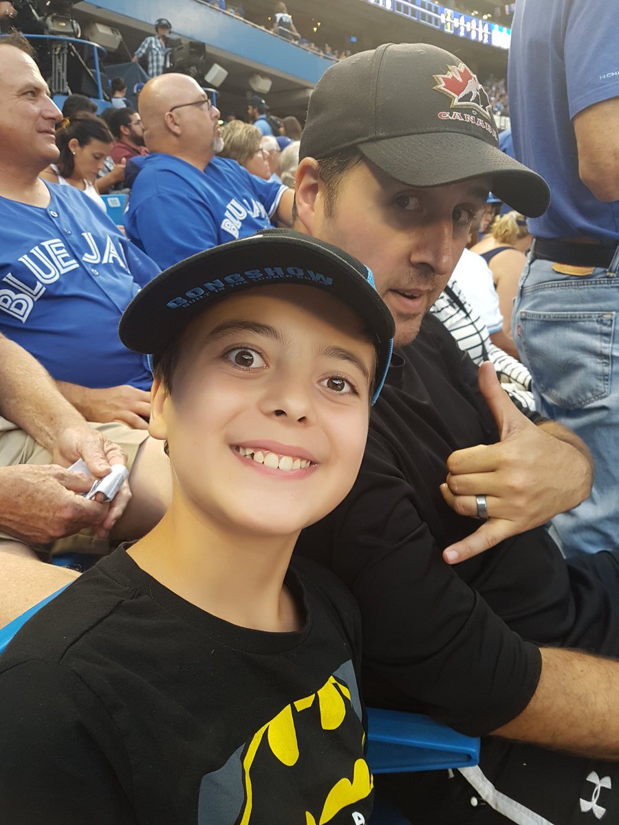 CorranHoops's tweet photo. Hanging with my fam at the @BlueJays game #GoJays #BlueJays #bluejays https://t.co/pjDKKWfuuy