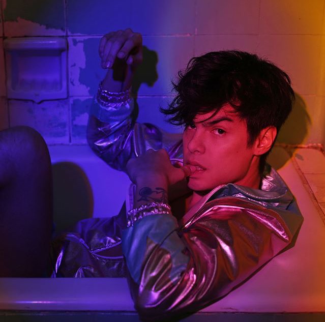 ueharaphl's tweet photo. In the scale of 1 to 10, how will you rate @viniuehara 's hotness?
Me: 1000000000000000 😍😍🔥 
- Nikè #viniph #viniuehara https://t.co/OaoZ42pAUO