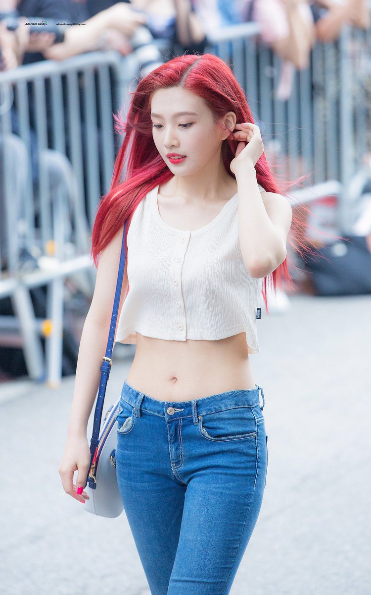 Koreaboo on Twitter: "Red Velvet Joy Stuns In Gorgeous Crop Top ➜ See More:  https://t.co/KBTeudHiea… "
