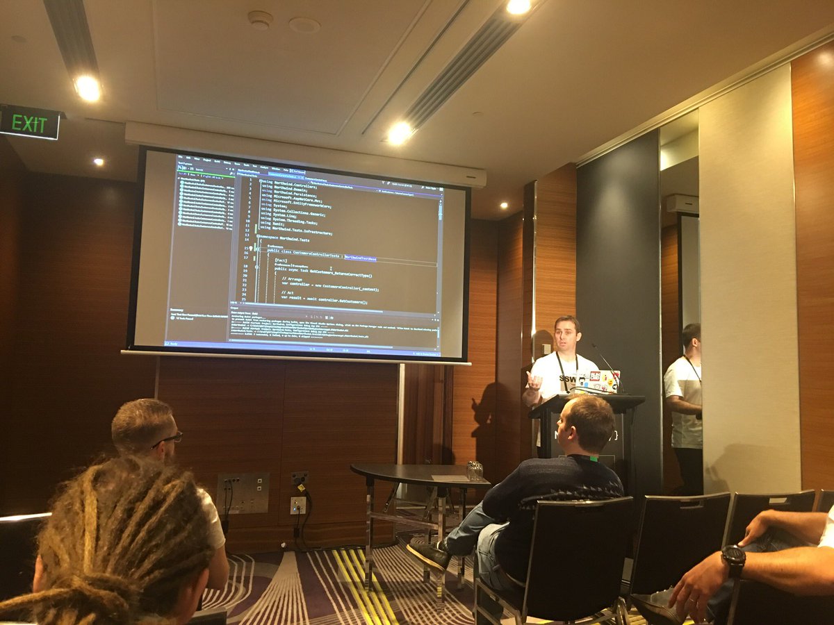 MZaatar's tweet image. How to unittest your EF applications #lightingTalks #ndcSydney @jasongtau