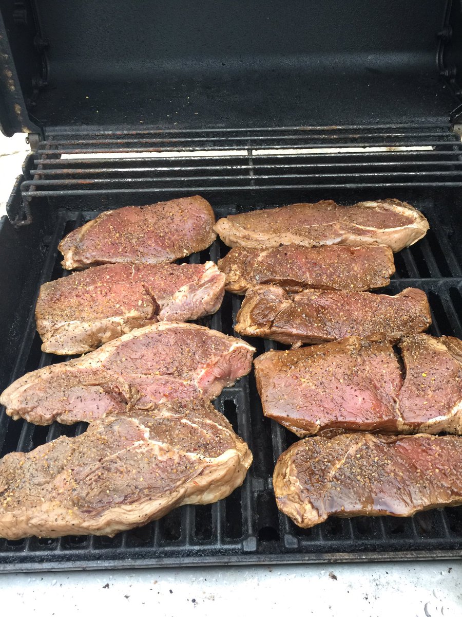 itspamelacook's tweet photo. First day back at school dinner...I hooked 'em up https://t.co/yLoCVBsyTP