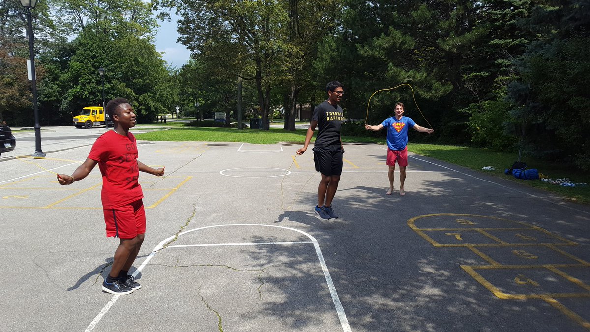 jawbreakers2017's tweet image. The @jawbreakers2017 and @Sourkeys2017 had a BLAST during Jump Rope for Kids @banburykidscamp - There was even a counsellor &apos;jump off&apos;!!