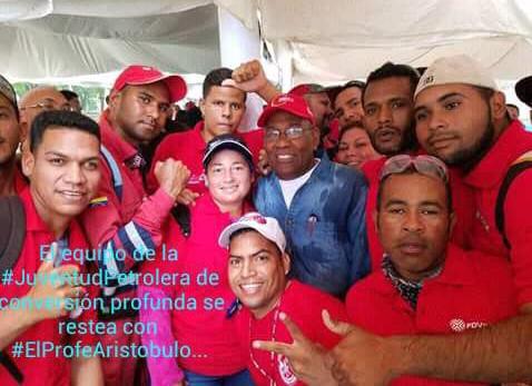 FNJPetrolera's tweet photo. #JuventudPetroleraAnzoátegui en todos los espacios #AlProfeVoy #AnzoateguiPresente✌✌✌👷👷♀👷♀👷 @aristobulopsuv @FNJPetrolera https://t.co/QxT5T3Y8C1