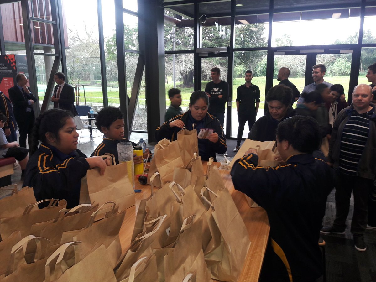 youngentnz's tweet photo. Hungry minds create hungry stomachs. Thanks @AUTuni for hosting us for #moneyweeknz https://t.co/vEg0atEe4h