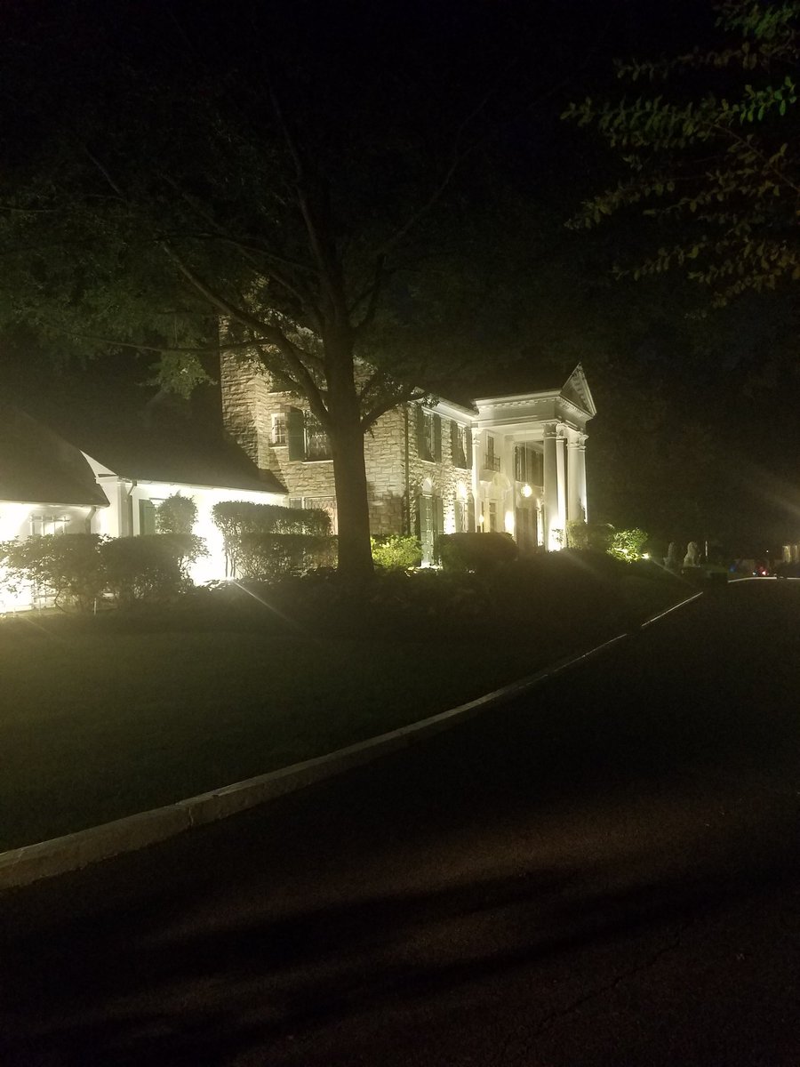 SonyLegacyRecs's tweet photo. A special night at Graceland 🕯 https://t.co/LED6Zq1s7n