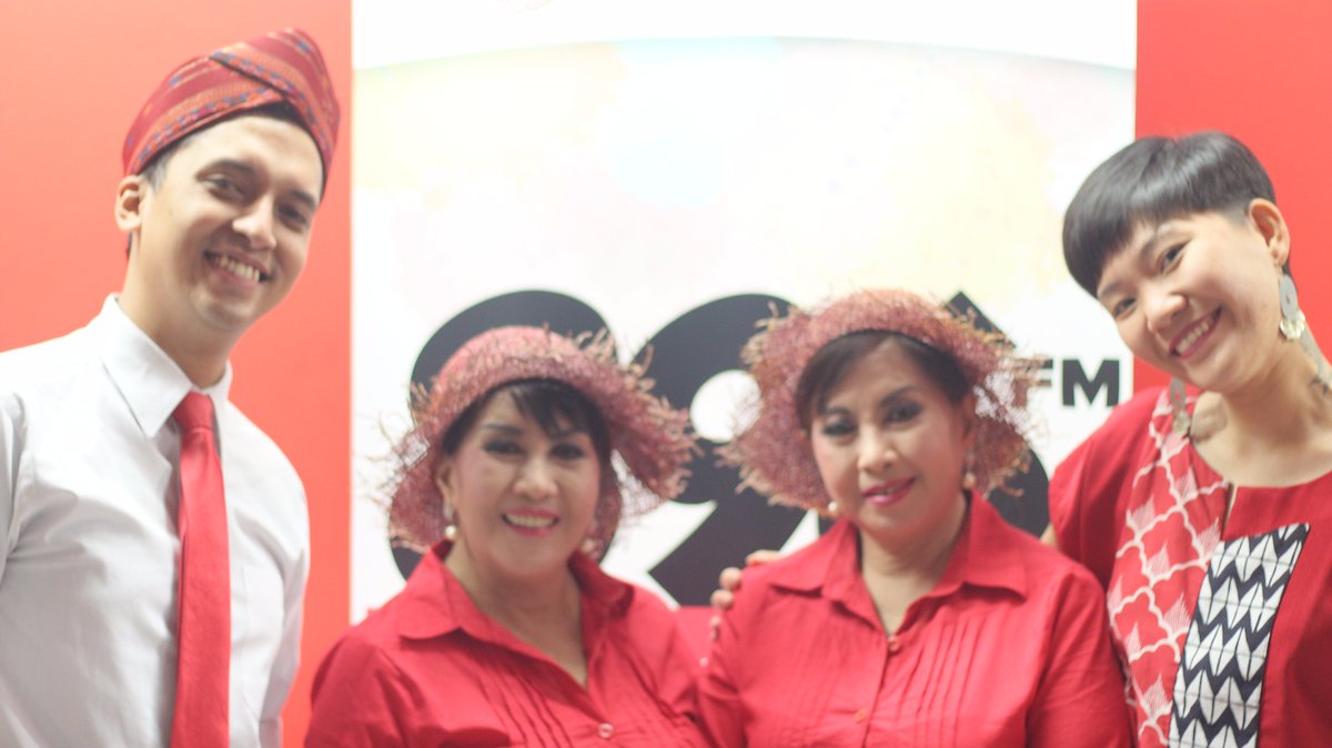 "Kalau kita tidak berbagi hidup didunia akan merugi" <a href="/IbuGuruKembar/">Ibu Guru Kembar</a> #MasihPagiPagi