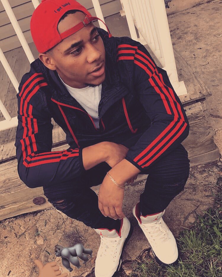 TheReal_Rody's tweet photo. 😎 cool🦍💯 https://t.co/ry7kQZ6i7E