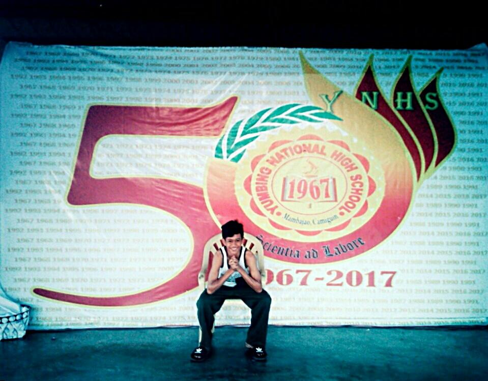 larrymich12's tweet photo. #YNHSGold https://t.co/iro3inAYSD