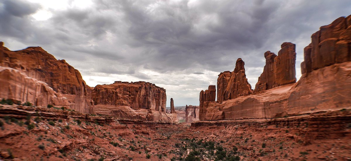 ExplorerPhotos's tweet image. I only had 45 minutes to explore Arches National Park in Utah before they closed but managed to get some rad shots