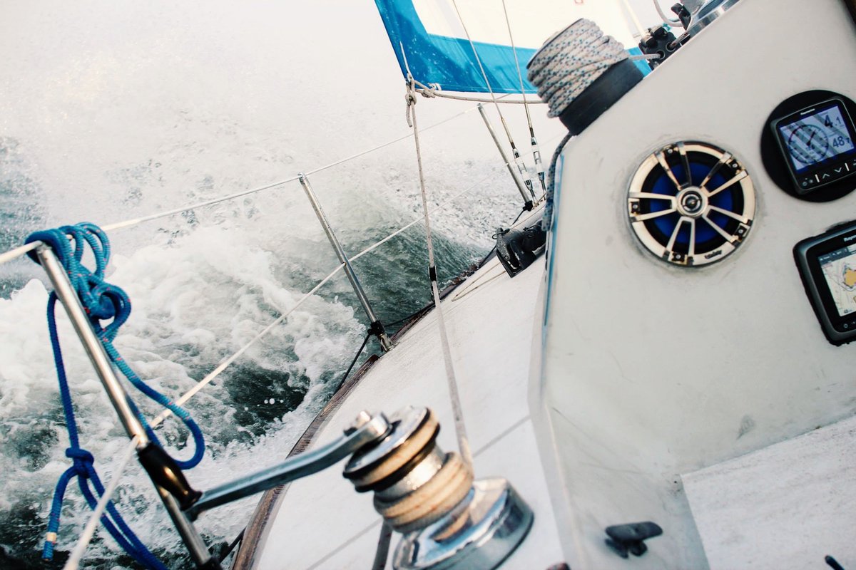 sailsonsails tweet picture