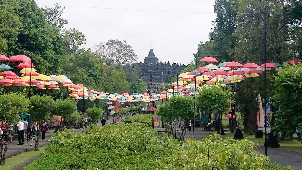 Saat off pertandingan Atlit Popnas se-Indonesia diharap kunjungi destinasi,Kuliner yg da d Jateng🙌 #JatengGayeng #67ThJateng #SalamOlahraga