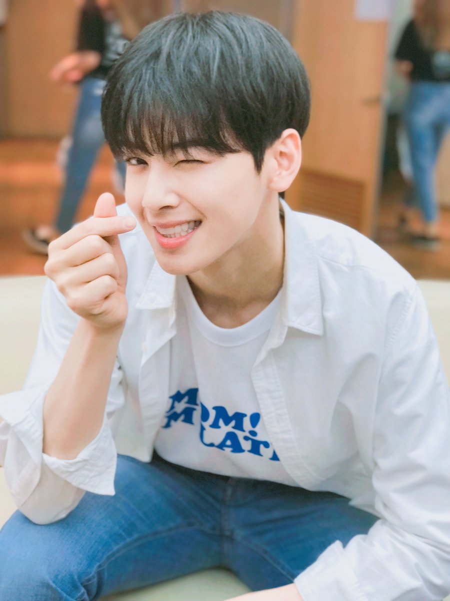 ASTROXAROHA22's tweet photo. On scene photo number two
3rd eldest freshness Eunwoo💕
#JinJak #ASTRO #OnScenePhoto #Handsome^^
@Shinning_Astro #CHAEUNWOO https://t.co/vxh0UAYLi3