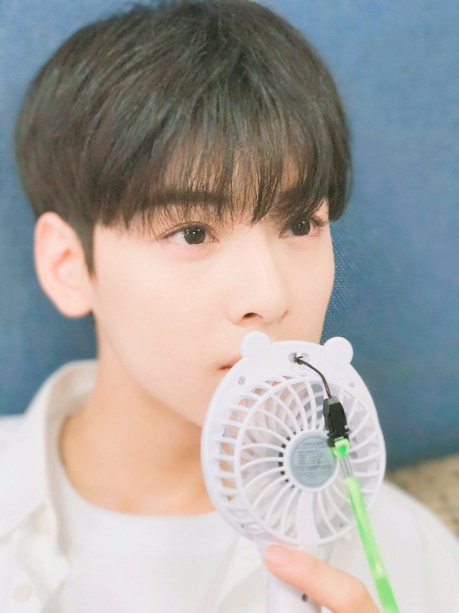 ASTROXAROHA22's tweet photo. On scene photo number two
3rd eldest freshness Eunwoo💕
#JinJak #ASTRO #OnScenePhoto #Handsome^^
@Shinning_Astro #CHAEUNWOO https://t.co/vxh0UAYLi3