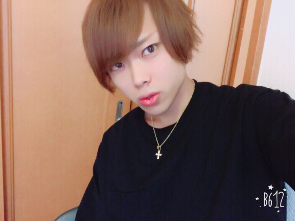 watarustu1221's tweet photo. 新しいネックレス買いました！
山ピーと山田君と手越君も使ってるブランド！(≧∇≦)(*´∀｀)

#Crescent Luna
#ジャニーズ https://t.co/ADihl42jwL