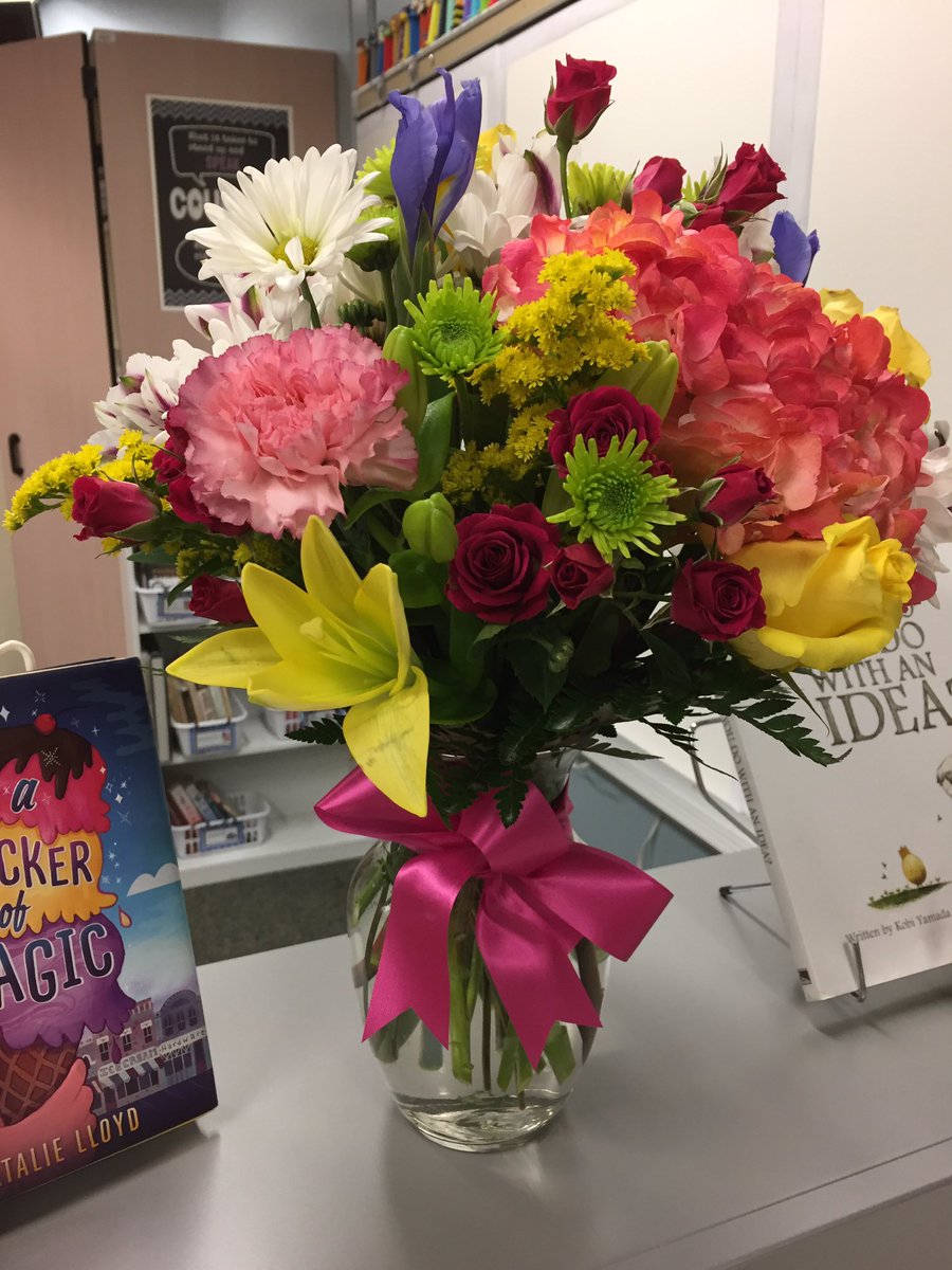 chapmanthinkers's tweet photo. Lovely delivery fr my husband-that means school is on! So excited for another great year w kids at BOTH ACE &amp; OSE! 2017-18, here we go!!! https://t.co/88bSaKQ18G