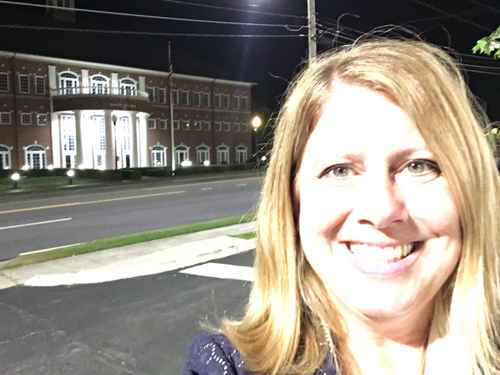 stacybjones1's tweet photo. #10 #CityHallSelfie @cityofdaltonga Nighttime shot but always bright in the city. @gacities @CVIOG_UGA https://t.co/qq5w4SoJcv