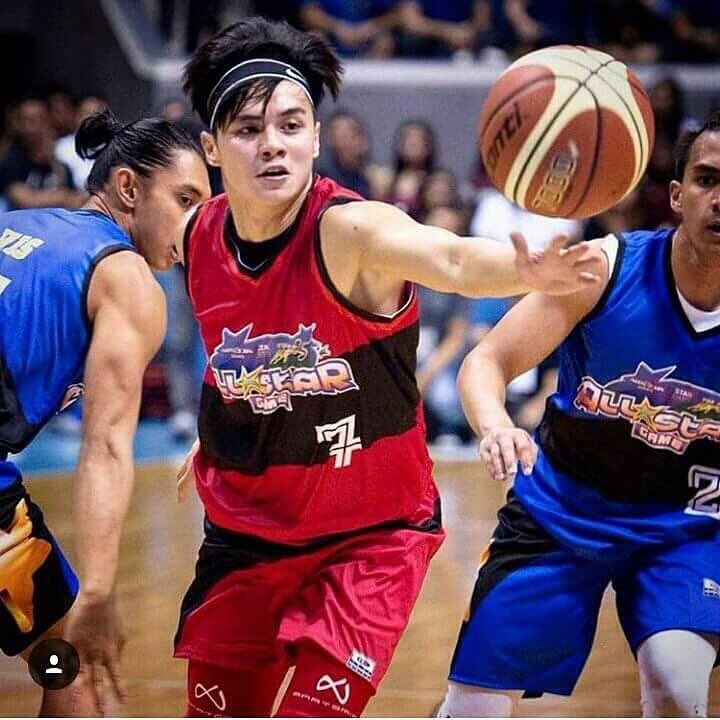 r2angelsofc's tweet image. Get a Ronnie Alonte but not our Ronnie Alonte. 😅❤️🔥🤘🏻
-
Eto kalabanin nyo sa Basketball kung talagang magagaling kayo. 👌🏻@iamr2alonte
