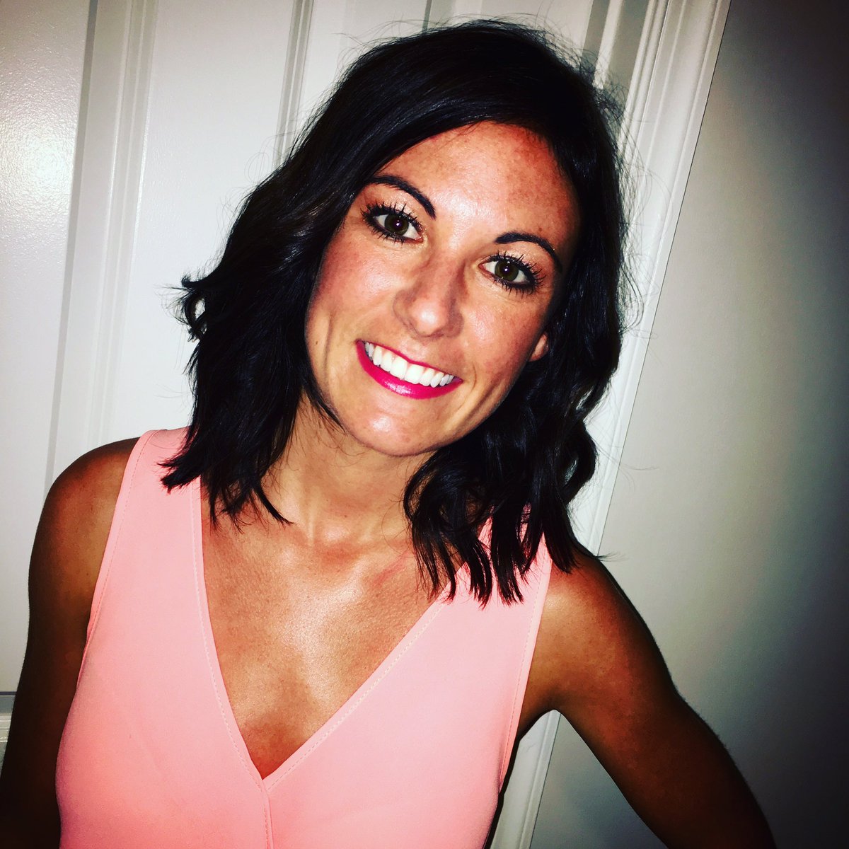 Ashley Pratte Oates (@ashpratte) on Twitter photo Thanks to the amazing <a href="/AskAmandaMoran/">Amanda Moran</a> <a href="/StyleMeBar/">-StyleMeBar-</a> for the new cut and color. ๐ท๐๐ป๐๐ป Thanks to the amazing <a href="/AskAmandaMoran/">Amanda Moran</a> <a href="/StyleMeBar/">-StyleMeBar-</a> for the new cut and color. ๐ท๐๐ป๐๐ป