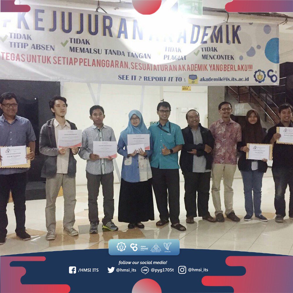 HMSI_ITS's tweet photo. [Beasiswa Alumni]
Penyerahan beasiswa dr angkatan '09 &amp; '11 ke 6 mhs SI angkatan '16, '15 &amp; '14. 
#SWFChevalier
#HMSIEVOLVE
#ITSSurabaya https://t.co/guICeNgQvA