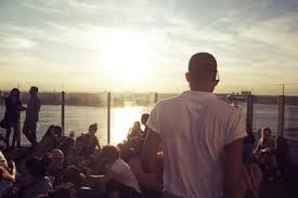 SeanMongatane's tweet photo. Happy Hunting this Hump Day... ;) https://t.co/NUKZQLKFD9