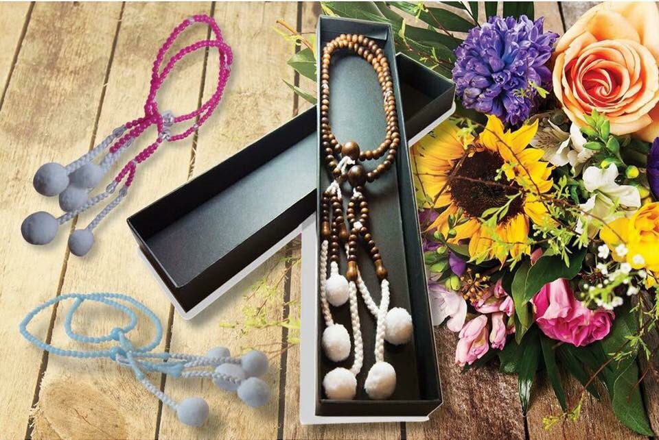 Eternal_Ganges's tweet photo. #PrayerBeads in attractive hues #FieryReds #AquaBlues #FloweryPinks also in #Pearl #WoodenFinish Choose from 80+varieties Buy@goo.gl/tYPlkv https://t.co/mR7Xw9mhWV